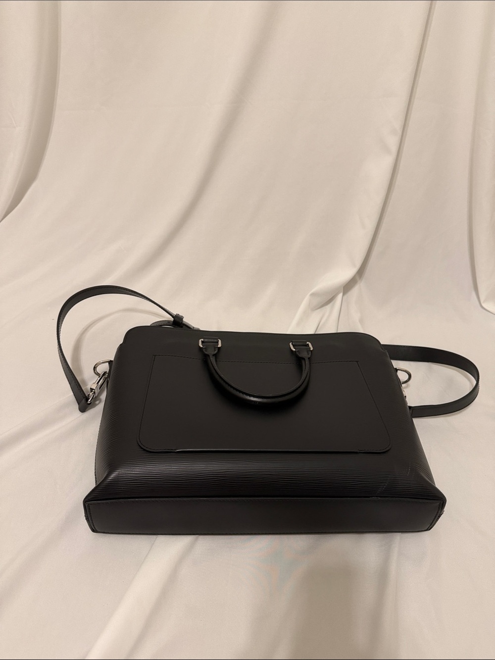 Louis Vuitton 2011 Epi Bassano GM Business Bag - Black - Picture 3 of 11